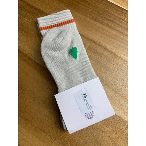 Peanuts Snoopy Unisex Crew Socks Gray With Green Hat & Tree Design Size 10-13 - Picture 3 of 5